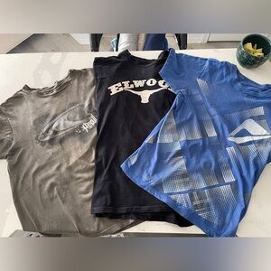 4 Men’s T-Shirts Size Small S Skate Brands - O’Neill, Reef, Elwood, Newleaf